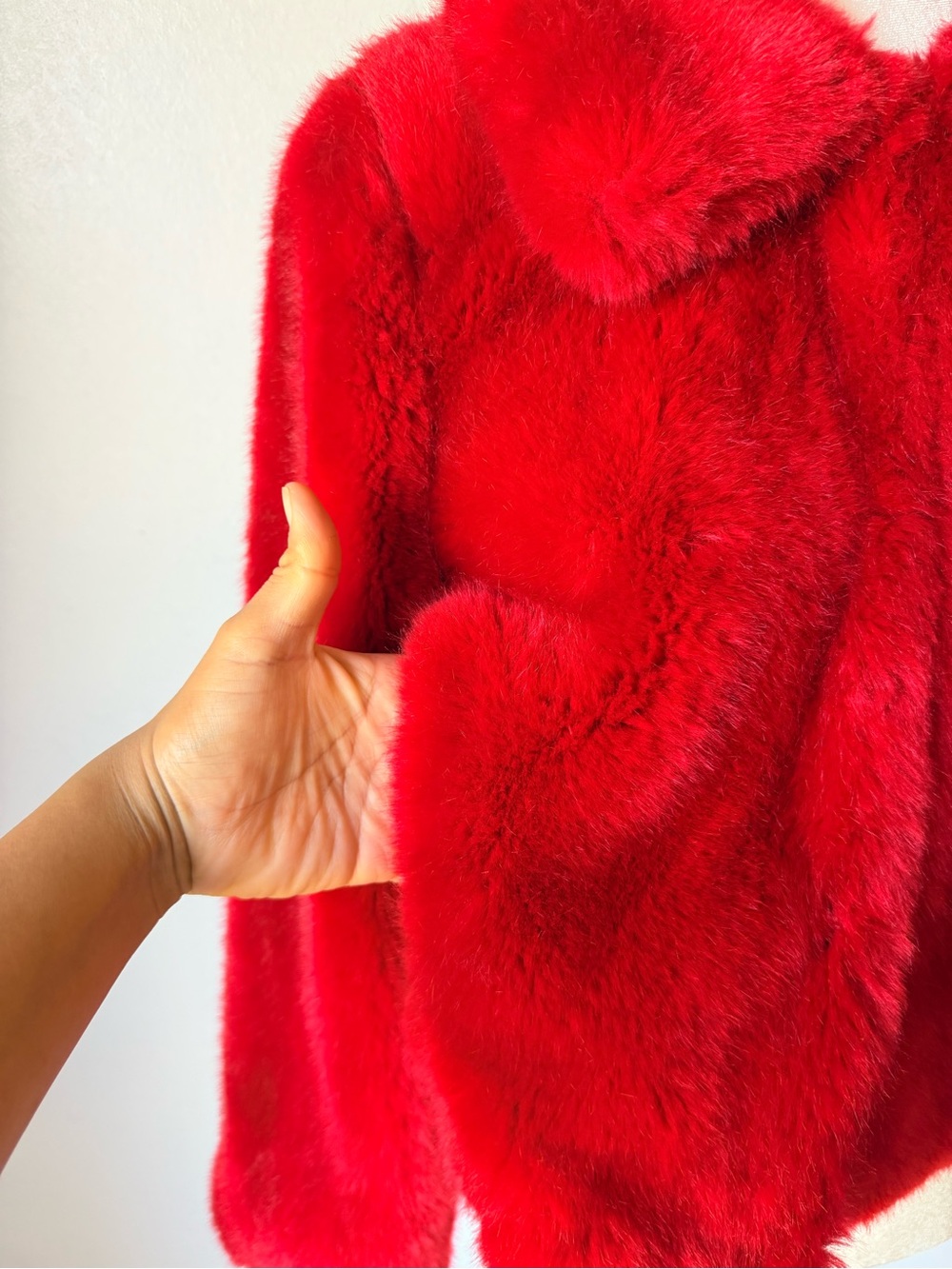 Red faux fur cropped coat - Picture 8 of 11